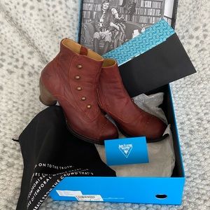 Fluevog East End Venables Size 8.5